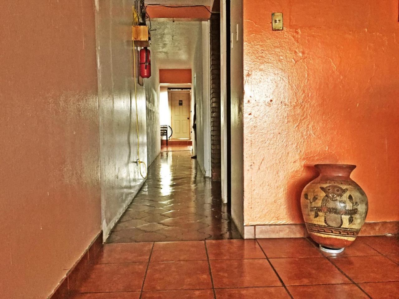 Hostel Trotamundos Alajuela Bagian luar foto